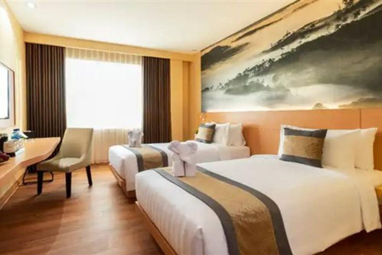 Horison Diana Timika Hotel Exterior photo